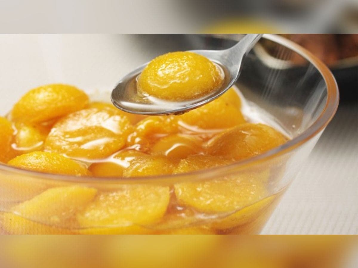 Huevos chimbos dorados bañados en su almíbar
